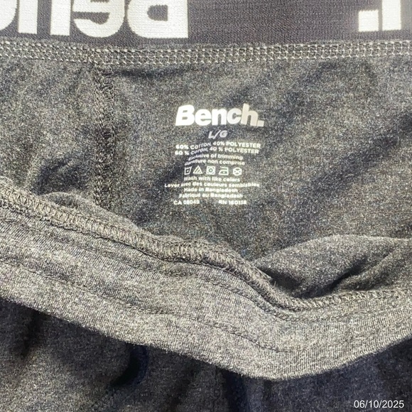 Bench Men’s Drawstring Lounge Shorts Gray Size Large Elastic Logo Waistband - Picture 4 of 5